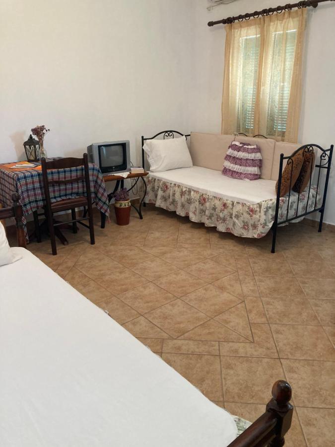 Agkyra Rooms Aladhinon Εξωτερικό φωτογραφία